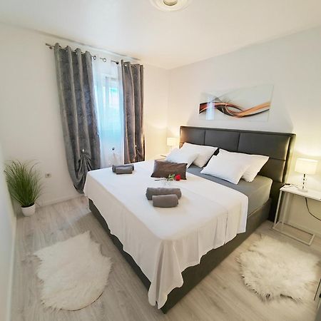 Apartment Toni With Private Parking Zadar Buitenkant foto