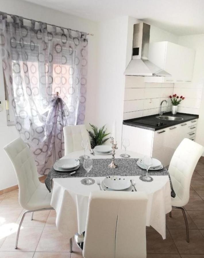 Apartment Toni With Private Parking Zadar Buitenkant foto