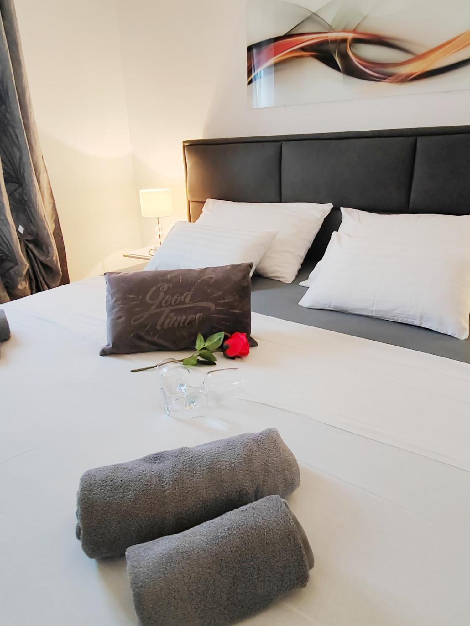 Apartment Toni With Private Parking Zadar Buitenkant foto