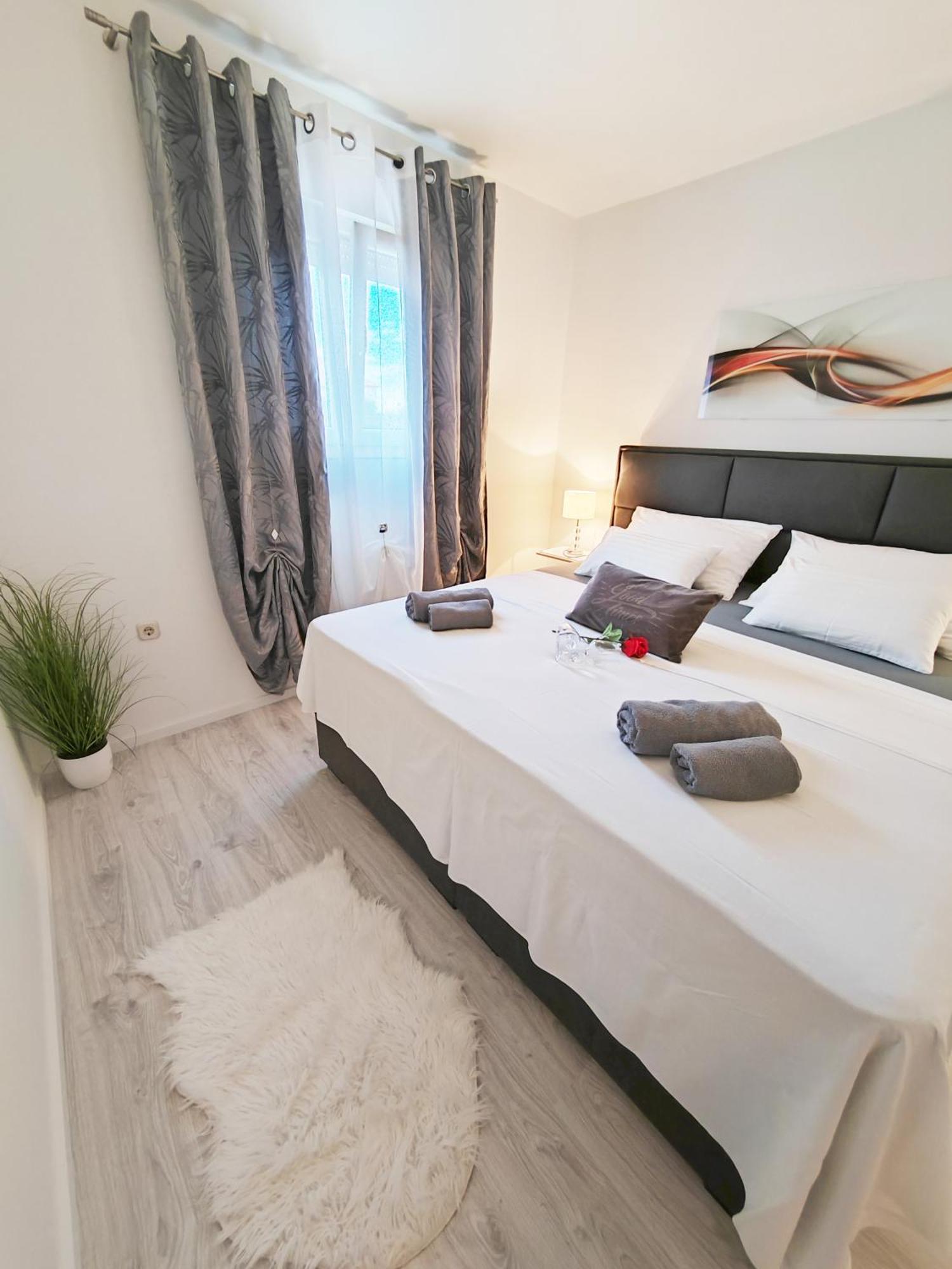 Apartment Toni With Private Parking Zadar Buitenkant foto